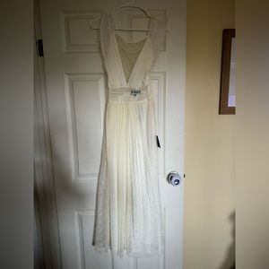 Lulus white dress XS new with tags